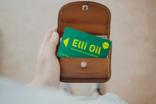 Elli Oil Kundenkarte im Portemonnaie